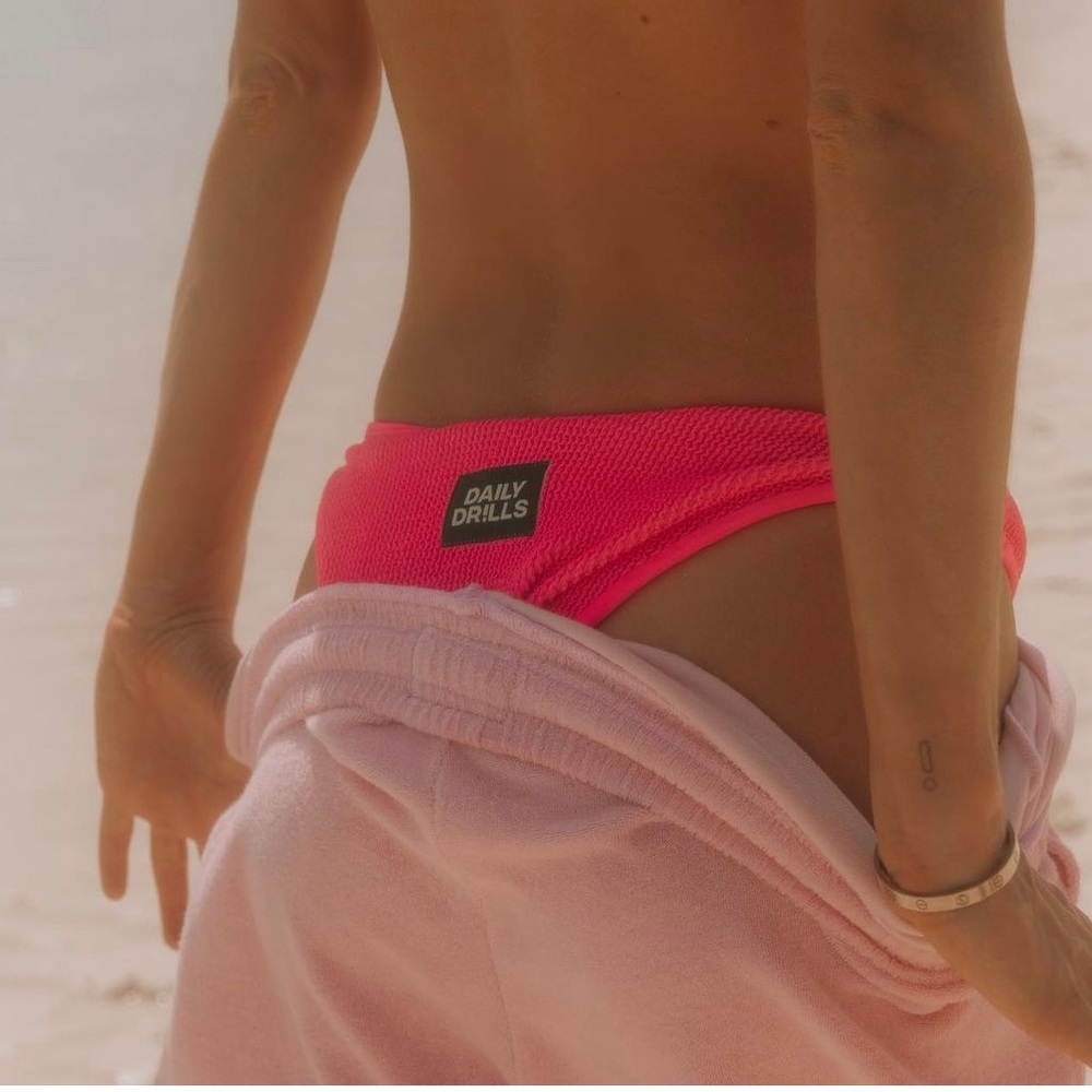 Daily Drills Swim Wavy Bottoms 💖 Color: Bright Pink - Size: M